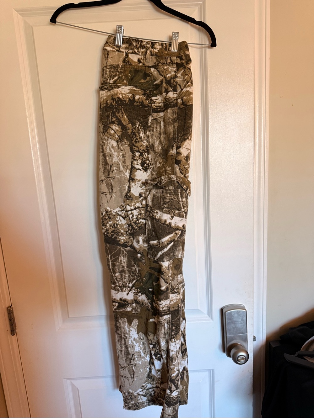 Women’s Camouflage Print Jeans - Olive/Beige